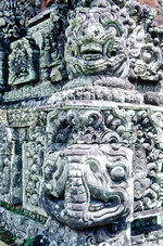 Wandskulpturen am Jagaraga Tempel auf der Insel Bali in Indonesien.