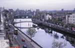 Aston Quay und der Fluss Liffey in Dublin.
