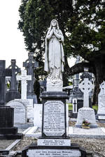 Glasnevin Cemetery (irisch Reilig Ghlas Naon) in Dublin  ist mit einer Flche von 50 ha der grte Friedhof Irlands.