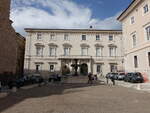 L’Aquila, Palazzo Margherita an der Piazza del Palazzo (25.05.2022)
