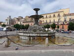 Sulmona, Brunnen an der Piazza Giuseppe Garibaldi (26.05.2022)