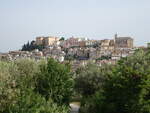 Ausblick auf die Altstadt von Loreto Aprutino mit St.
