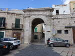 Molfetta, historisches Stadttor an der Via Piazza (27.09.2022)
