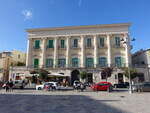 Giovinazzo, Gebude der Banca Populare di Bari an der Piazza Vittorio Emanuele II.