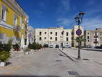 Bisceglie, Huser an der Piazza Castello (27.09.2022)