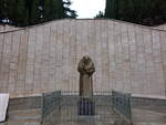 San Giovanni Rotondo, Denkmal fr Pater Pio an der Viale Padre Pio (26.09.2022)
