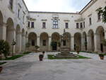 Lecce, Innenhof mit Brunnen im Palazzo del Seminario (03.03.2023)