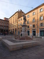 Bologna, Denkmal fr Luigi Galvani an der Piazza Galvani (31.10.2017)