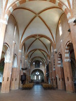 Alseno, Innenraum der Zisterzienser Klosterkirche (10.10.2016)