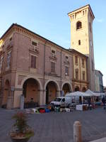 Bagnacavallo, Rathaus am Marktplatz Piazza Nouva (31.10.2017)