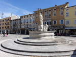Gorizia/Grz, historischer Brunnen Fontana del Nettuno an der Piazza della Vittoria (19.09.2019)