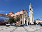 Palmi, Kathedrale San Nicola, erbaut ab 1310, Wiederaufbau nach Erdbeben von 1740 bis 1743, Neubau 1932, Uhrturm erbaut 1956 (09.04.2024)