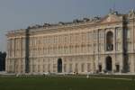 Den Bau des Palazzo Reale beauftrgte der Borbone Knig Karl IV.