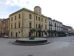 Piedimonte Matese, Rathaus und Brunnen an der Piazza Roma (24.09.2022)