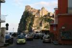 Blick aus der Altstadt auf das Castello in Ischia Ponte; 09.02.2008