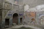 Durch den bis zu 1900 Jahre hermetischen Verschluss blieben viele Wandmalereien der Villen konserviert und sind heute ein einzigartige Ensemble rmischer Kunstwerke, fr die Herculaneum weltberhmt