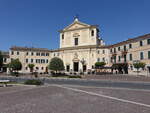 San Lorenzo Nuovo, Pfarrkirche San Lorenzo in der Via Cassia, erbaut von 1774 bis 1778 (21.05.2022)