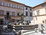 Tuscania, Fontana Duomo an der Piazza Indipendenza (23.05.2022)