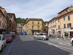Soriano nel Cimino, Huser an der Piazza Vittorio Emanuele II.