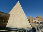 Die Cestius-Pyramide (Piramide di Caio Cestio) ist das Grabmal des rmischen Prtors und Volkstribuns Gaius Cestius Epulo († vor 12 v.