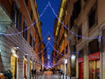 Ein abendlicher Spaziergang durch die besinnlich geschmückte Hauptstadt Italiens.