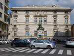 Sampierdarena, Palazzo und Giuseppe Garibaldi Denkmal in der Via San Pier de Arena (02.10.2021)