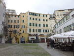 San Remo, historische Huser an der Piazza San Siro (03.10.2021)