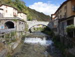 Edolo, historische Brcke ber den Fluss Oglio (07.10.2018)