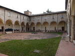 Ascoli Piceno, Kreuzgang in der Bibliothek Comunale (29.03.2022)