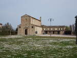 Montecosaro, Basilika Santa Maria die Pie di Chienti, erbaut ab 1125 (29.03.2022)