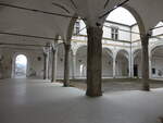 Camerino, Arkadeninnenhof im Palazzo Ducale (30.03.2022)