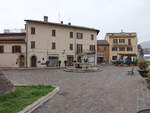 Castelraimondo, Fontana dei Leoni an der Piazza della Repubblica (30.03.2022)