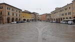 San Severino Marche, Huser an der Piazza del Popolo (30.03.2022)