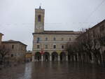 Cingoli, Palazzo Comunale an der Piazzo Vittorio Emanuele (30.03.2022)