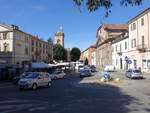 Acqui Terme, Rathausturm und Kirche am Corso Roma (02.10.2018)