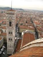 463 Stufen spter und 107 Meter hher genossen wir diesen Blick auf den Dom und Florenz.