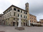 Pietrasanta, Torre dell Ore an der Piazza Duomo (16.06.2019)