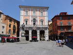 Pisa, Palazzo und Garibaldi Denkmal an der Piazza del Pozzetto (18.06.2019)