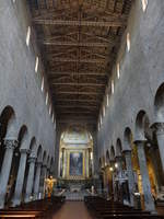 Pistoia, Innenraum der Kathedrale San Zeno, klassizistische Ausstattung von 1834 bis 1837 (16.06.2019)