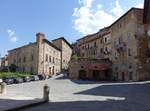 Siena, historische Gebude an der Piazza Provenzano (17.06.2019)