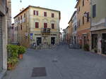 Asciano, Bankhaus Monte dei Paschi in der Via Bartolenga (21.05.2022)