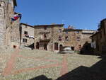 Castiglione d’Orcia, historische Huser an der Piazza di Vecchieta (21.05.2022)