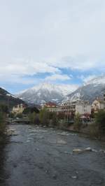 Blick ber die Etsch auf Meran.