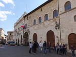 Assisi, Rathaus Palazzo del Comune an der Piazza del Comune (26.03.2022)