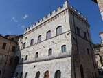 Assisi, historischer Palazzo in der Via Mazzini (26.03.2022)