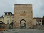 Spello, Porta Urbica, einbogiges Stadttor aus rmischer Zeit (27.03.2022)