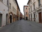 Foligno, historische Huser am Corso Cavour (27.03.2022)