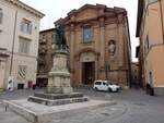 Feligno, Denkmal fr Giuseppe Garibaldi und San Agostino Kirche (27.03.2022)