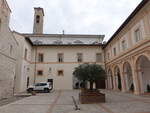 Spoleto, Innenhof am Palazzo Arcivescovile, erbaut im 14.