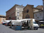Orvieto, Pfarrkirche San Rocco und Hotel Royal an der Piazza del Popolo (21.05.2022)